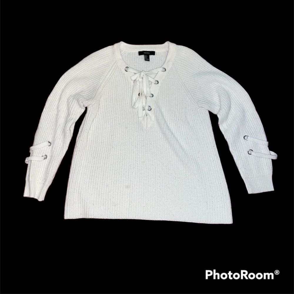 5/$25 DEAL Forever 21 White Sweater Sz Small